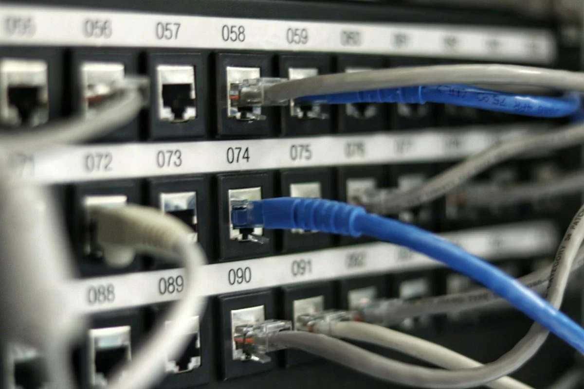 Infraestrutura de Redes Corporativas: Como Eliminar Gargalos e Quedas