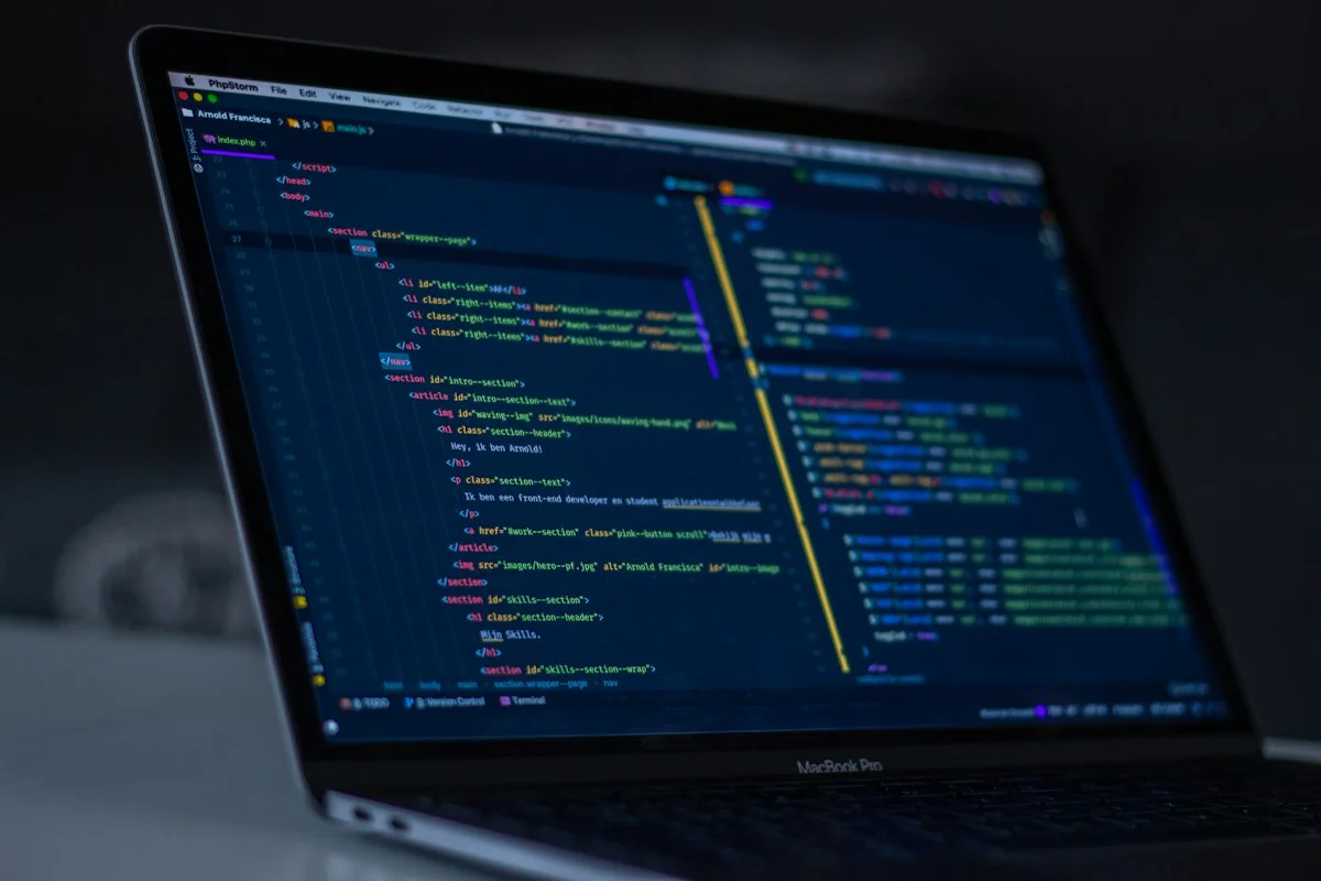 Software Sob Medida: Quando Desenvolver um Sistema Exclusivo para Sua Empresa